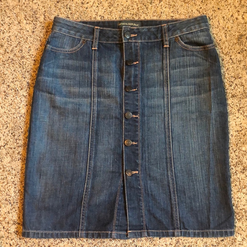 Banana Republic Denim Button up Skirt size 4